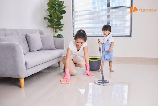 con tự giác làm việc nhà