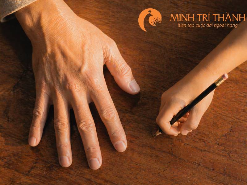 Dấu hiện trẻ nói dối cần chuyên gia can thiệp