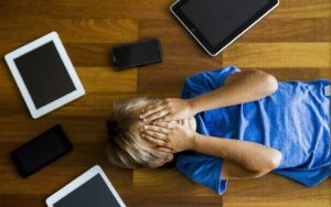 Tác hại của nghiện mạng xã hội
