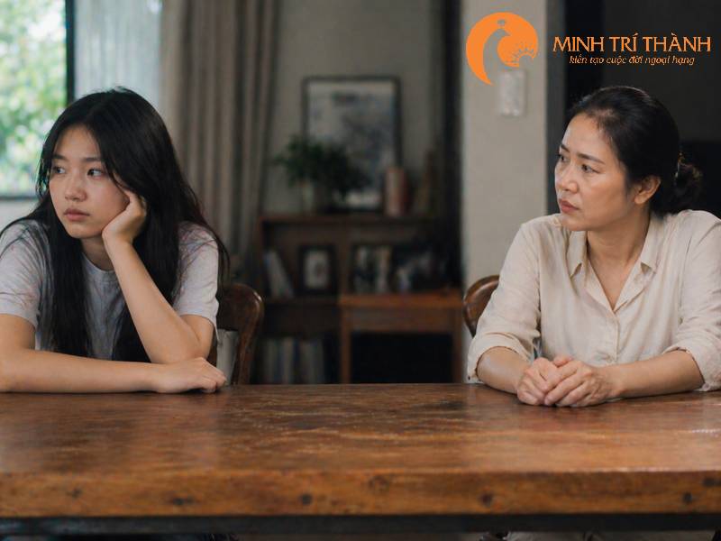 Cha mẹ không nên cấm con yêu sớm