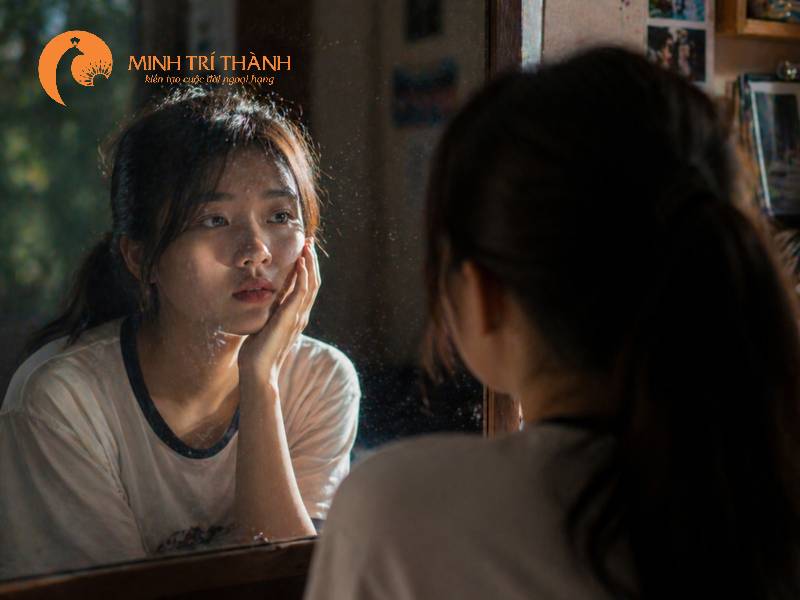 trẻ chăm chút diện mạo khi yêu sớm