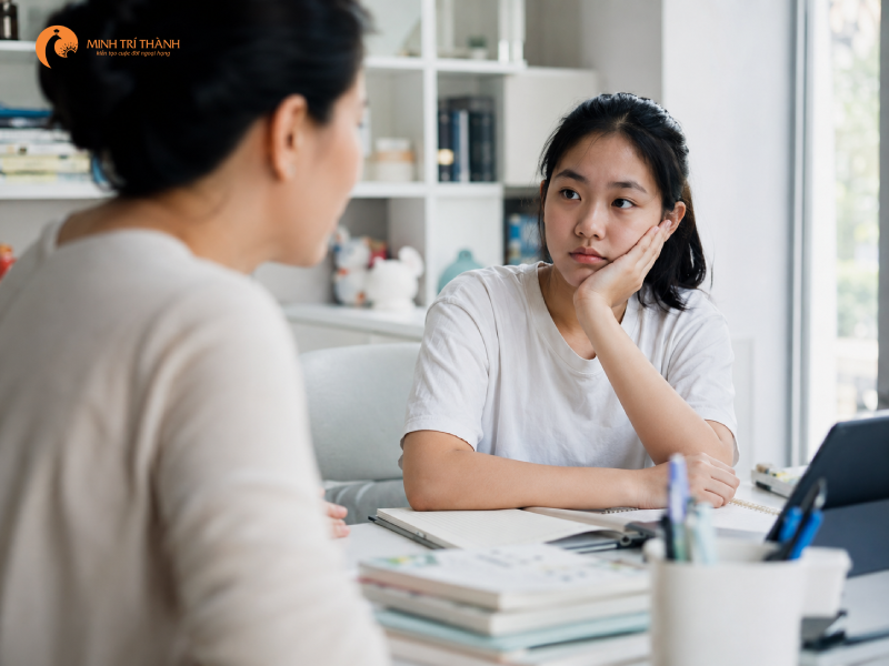 tại sao con không muốn nói chuyện với cha mẹ